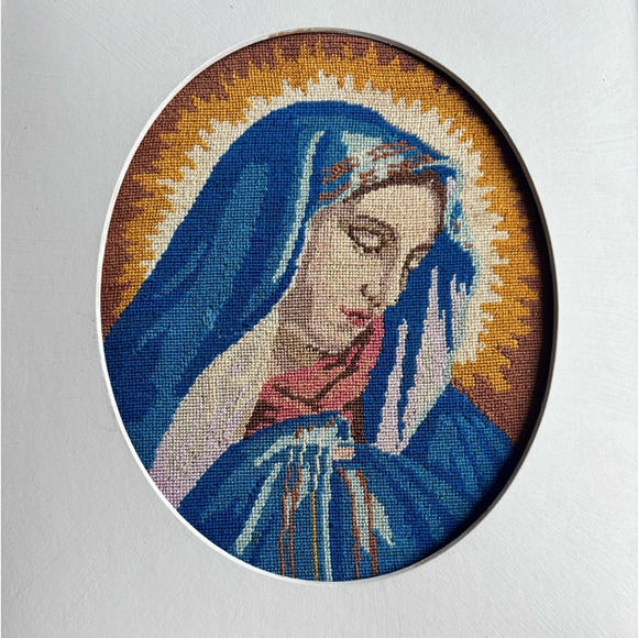 Vintage Jesus and Mary Tapestry Oval Frame 16x14 - Picture 3 of 10